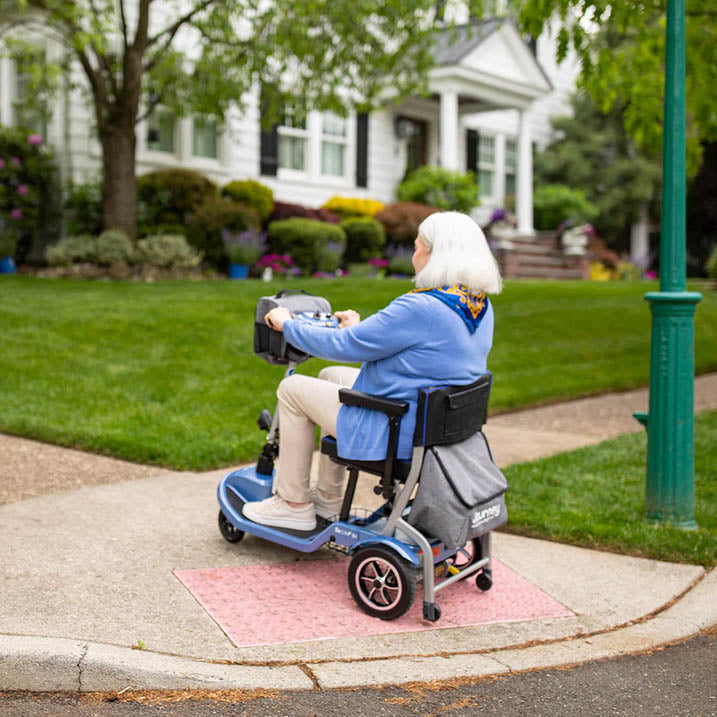 Journey So lite Folding Scooter lifestyle 2
